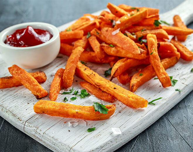 Papas fritas de camote horneadas