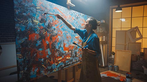woman-painting woman-painting
